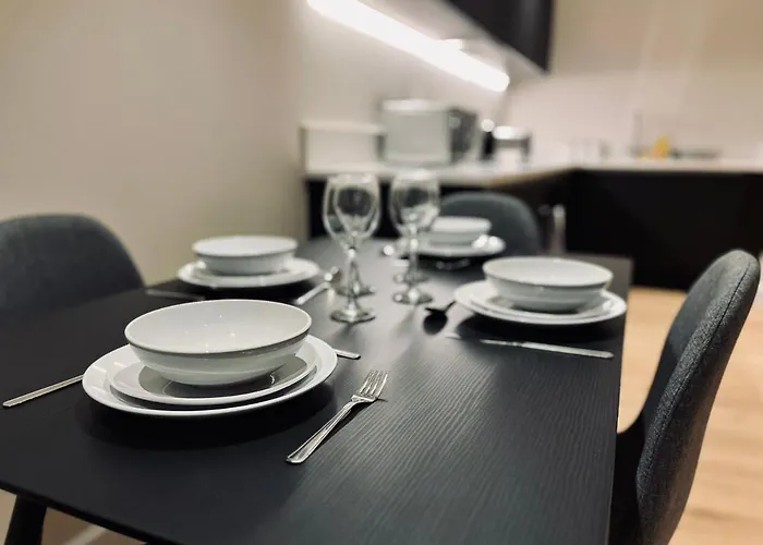 Stunning 2 Bedroom Apartment In The City Centre