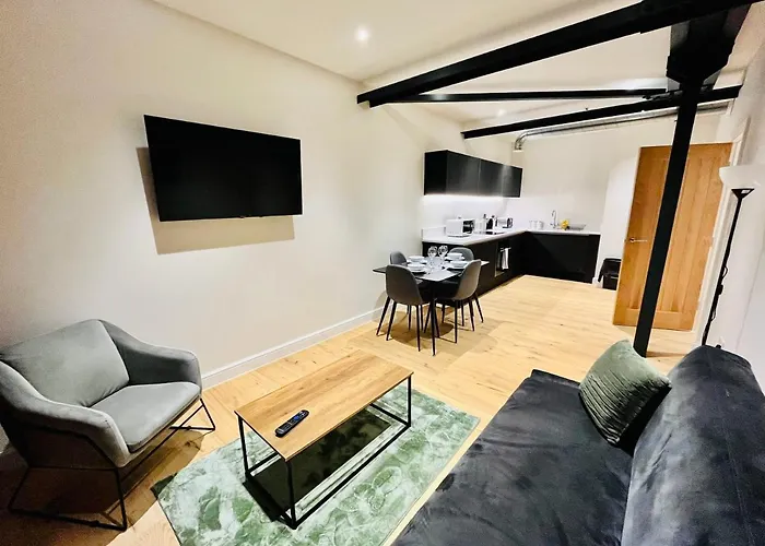 Stunning 2 Bedroom Apartment In The City Centre